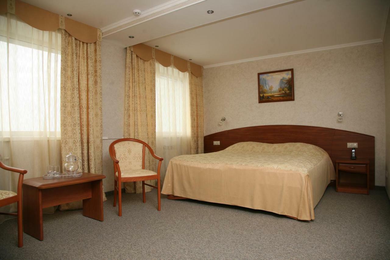 Hotel Tomsk Bagian luar foto